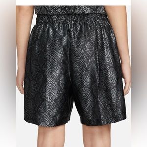 Nike Dri-FIT Rebel Fly Basketball Shorts DH7348-070 Women's Black S $50 Snake.